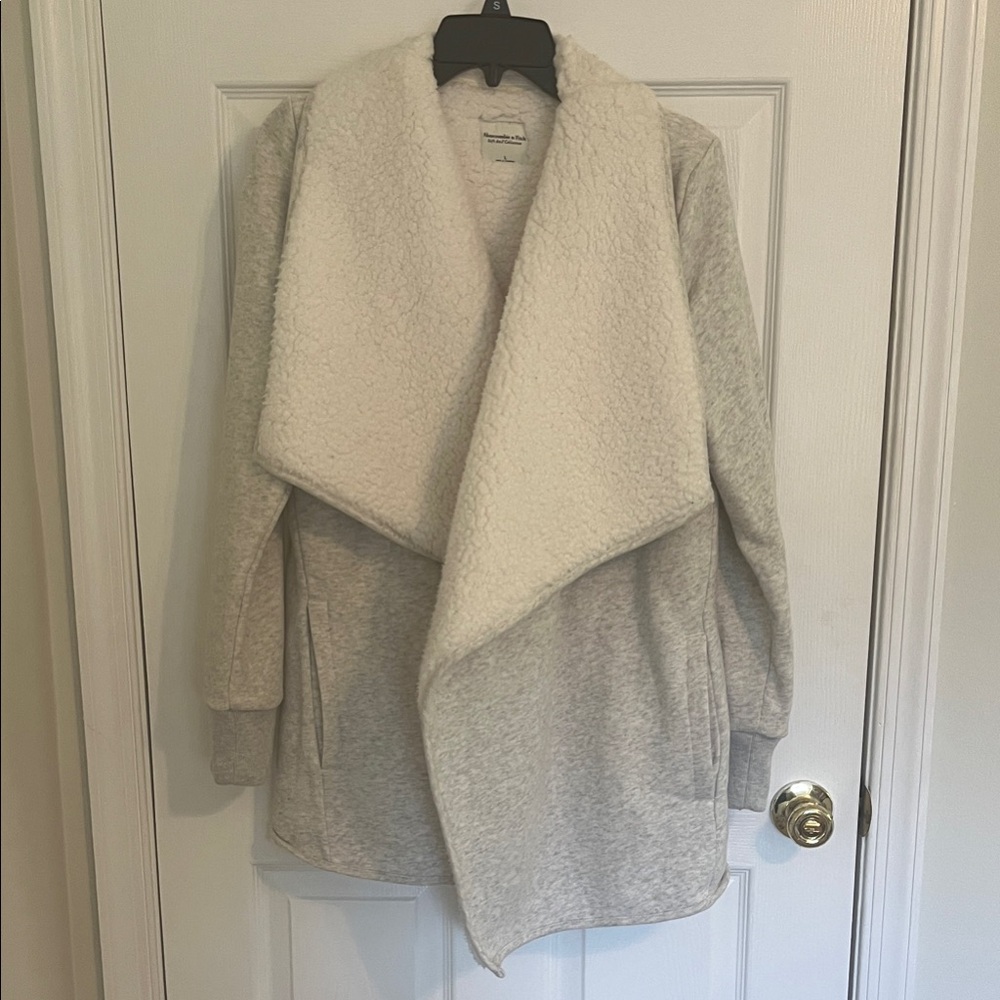 Abercrombie & Fitch Cream and Gray Open Cardigan